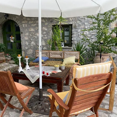 Villa Petra Maisonettes *