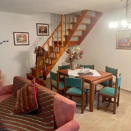 Petra Maisonettes Villa Kariá